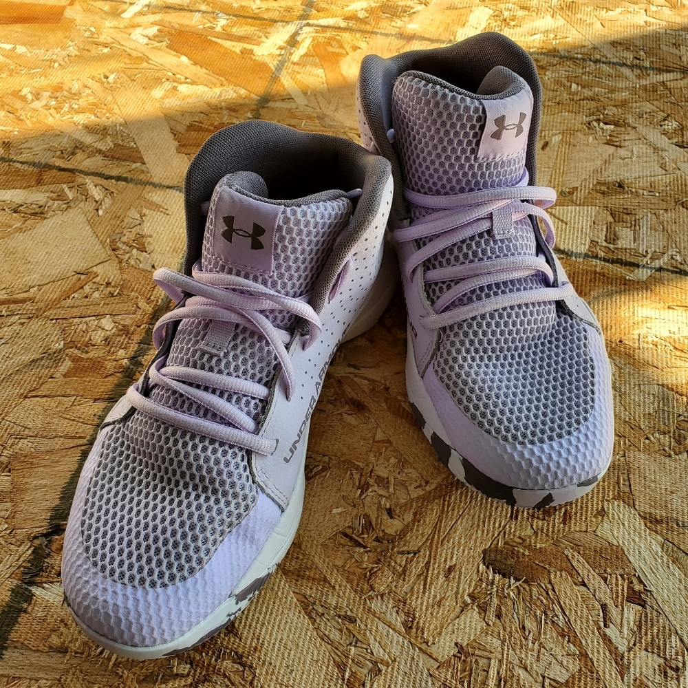 Girls/Youth Basketball shoes